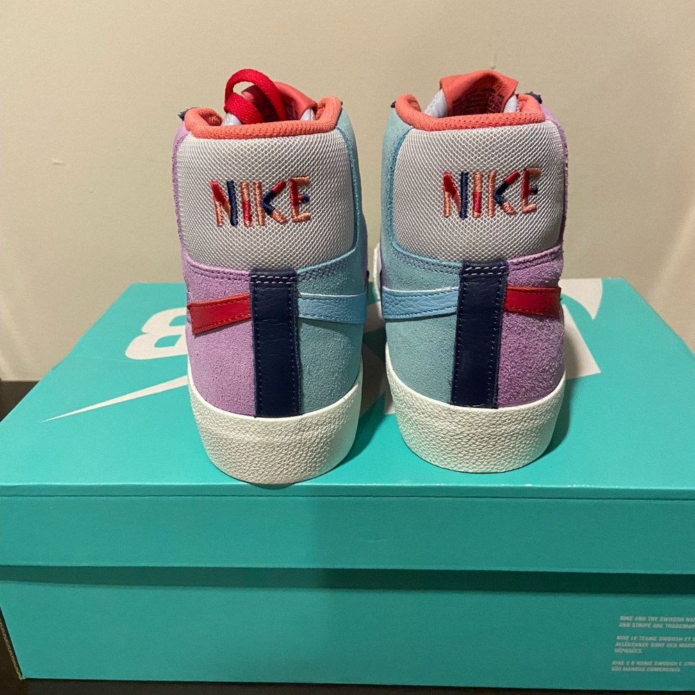 Shoes - Picture 4 of 5